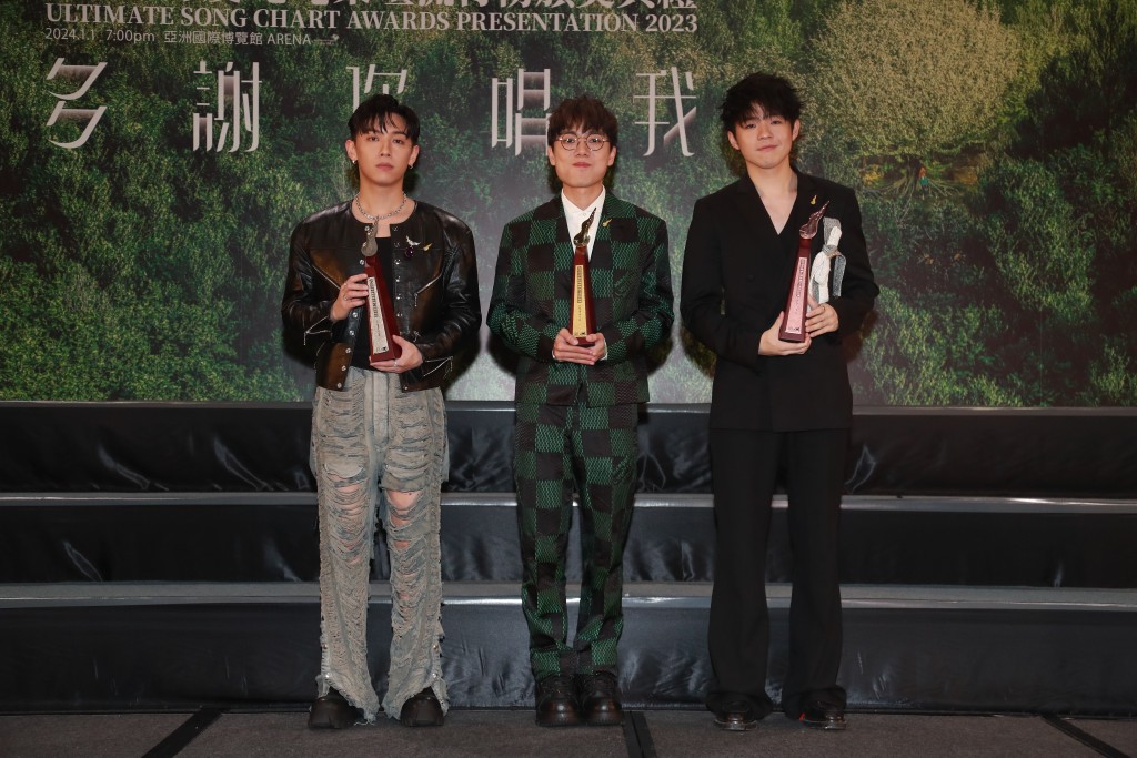「叱咤樂壇男歌手」三位得獎者。