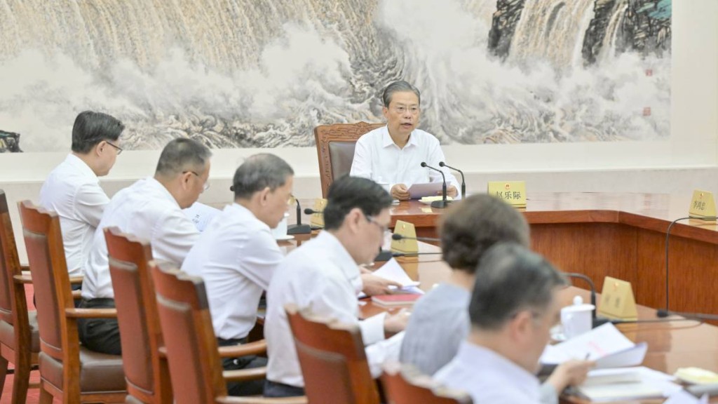 全國人大常委會第八次委員長會議昨天(24日)下午舉行。(新華社)