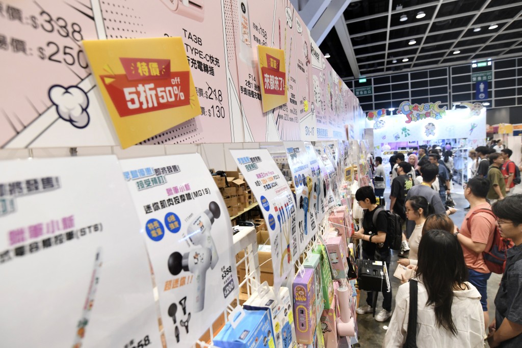 今年來自馬來西亞、內地和台灣等地的旅客增加。 今年來自馬來西亞、內地和台灣等地的旅客增加。