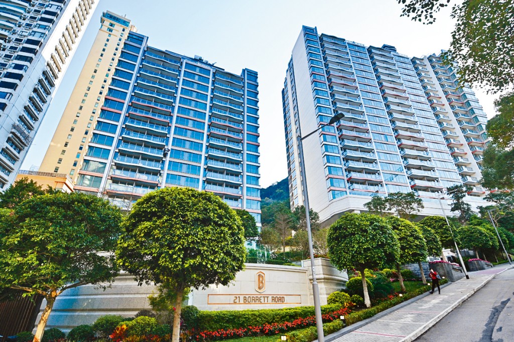 21 BORRETT ROAD第1期最新以1.51億元連兩個車位售出1伙4房雙套大宅。