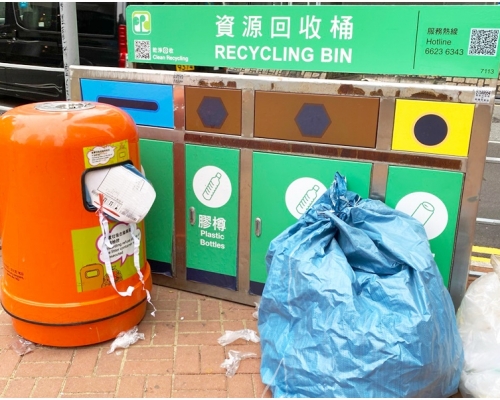截至今年初,政府在全港放置約17000套三色桶,覆蓋全港人口超過80%。