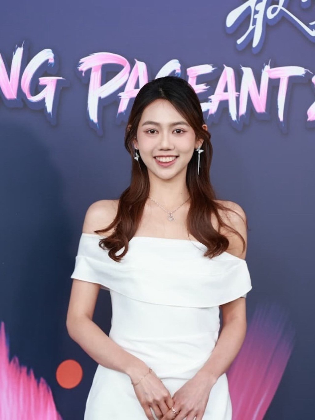 陳梓穎笑容甜美。 陳梓穎笑容甜美。
