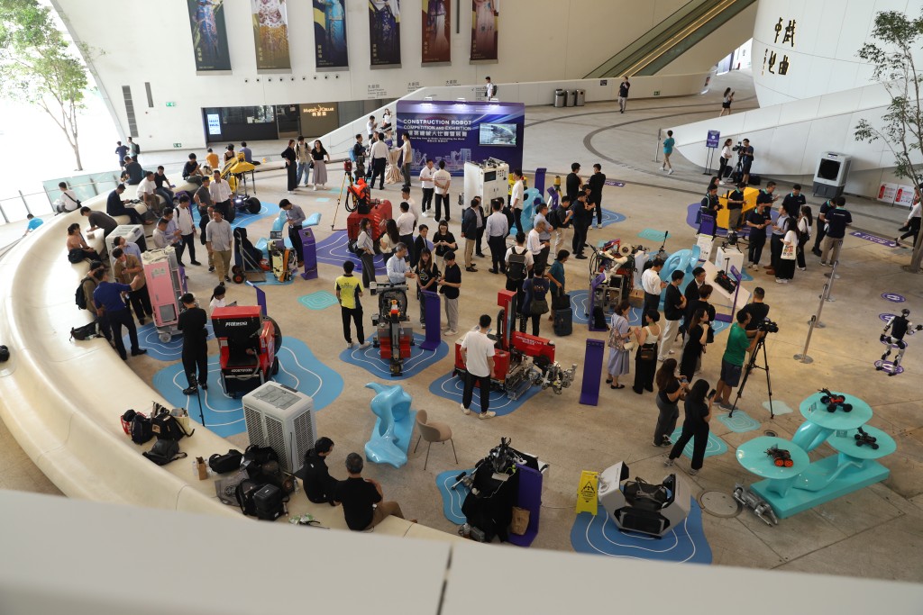 展覽一連三日，展出超過20部機械人，包括油漆機械人、機械狗、無人機等，讓業界及公眾了解機械人技術如何「落地」應用。