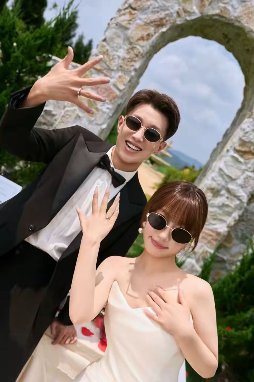 “戴戴”招呼网友参加婚宴，成为网络盛事。