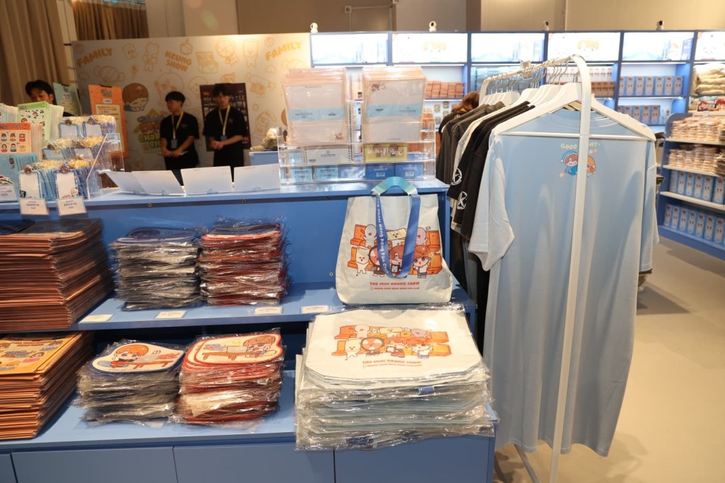 Charity Pop Up Store獨家發售限量產品。
