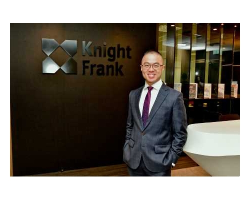 萊坊麥健偉表示，各區商廈市場掀起「頂租潮」，情況差過沙士時期。