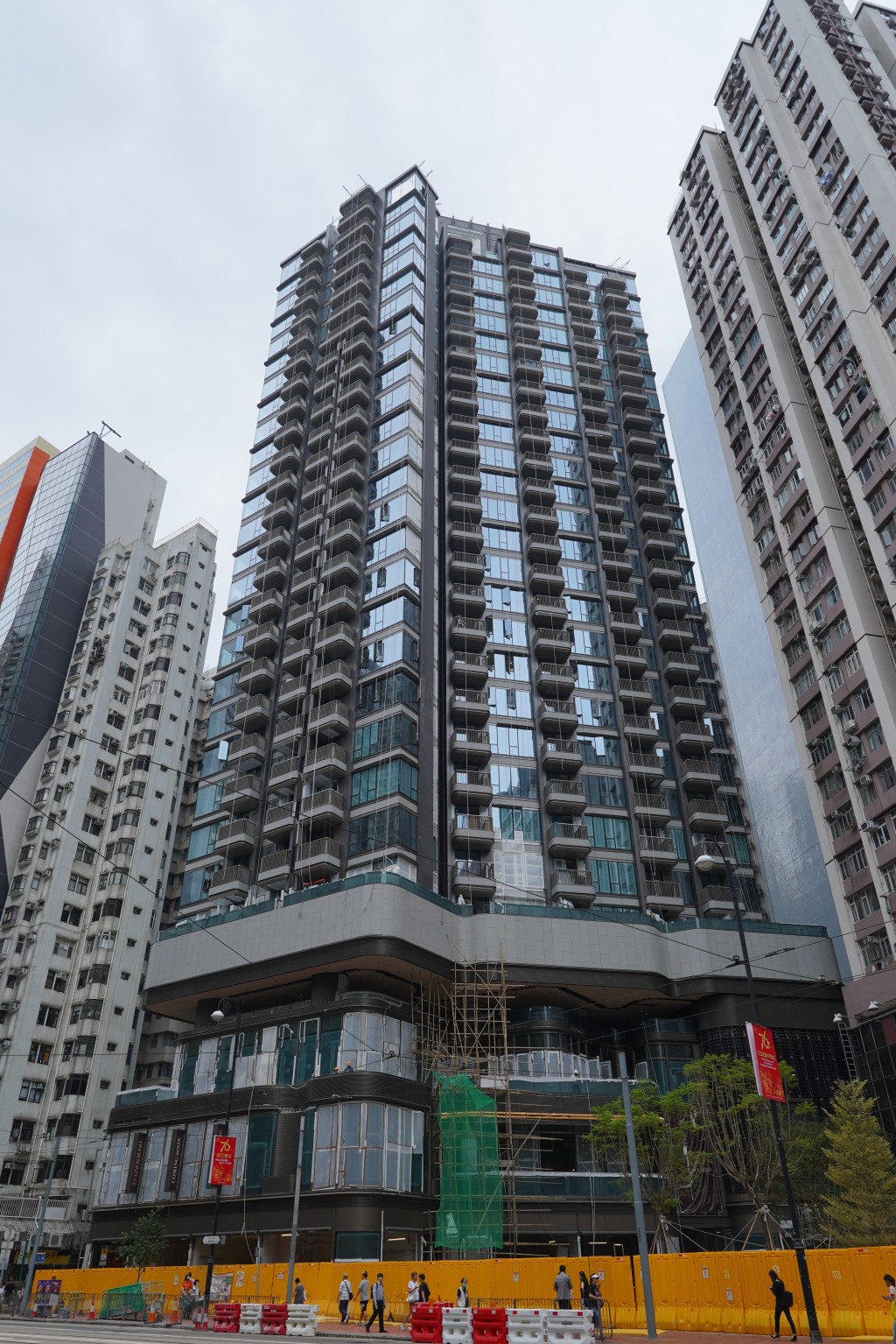 101 KINGS ROAD 暫沽出 247 伙,銷售率高逾 98%。 101 KINGS ROAD 暫沽出 247 伙,銷售率高逾 98%。