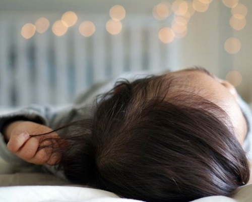 中大醫學院研究顯示,患阻塞性睡眠窒息症的兒童,成年後患高血壓的風險較一般人高。網圖(示意圖)