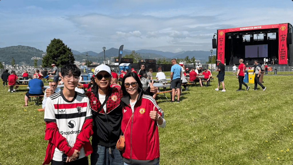 李克勤大仔李立仁赴西班牙觀賞歐霸盃決賽。