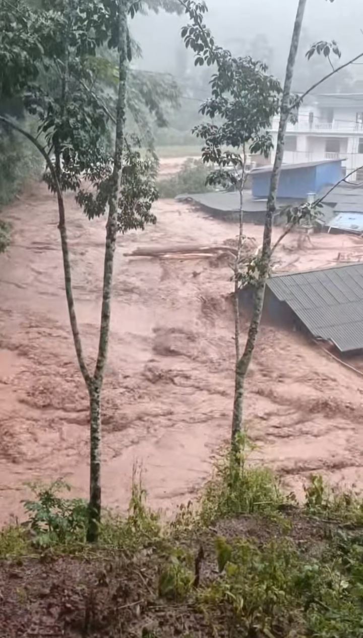 磨憨24小时降雨187.5毫米，需紧急疏散逾2200人。