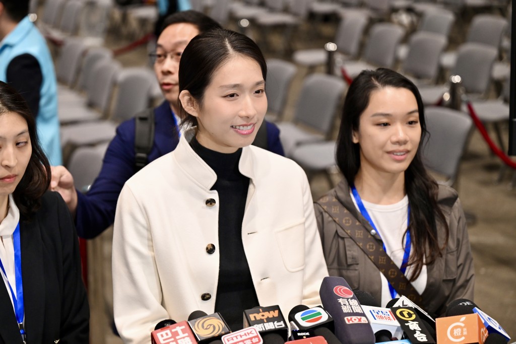 江旻憓當選旅遊界立法會議員後見傳媒。