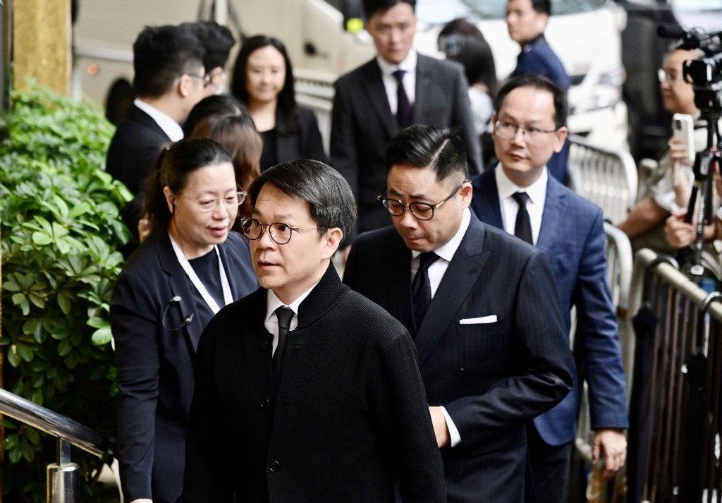 民建聯主席陳克勤率領一眾成員到場。劉駿軒攝 民建聯主席陳克勤率領一眾成員到場。劉駿軒攝