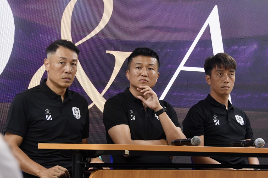 郭嘉諾（左）新上任成為至尊沙田主教練。楊駿堯攝