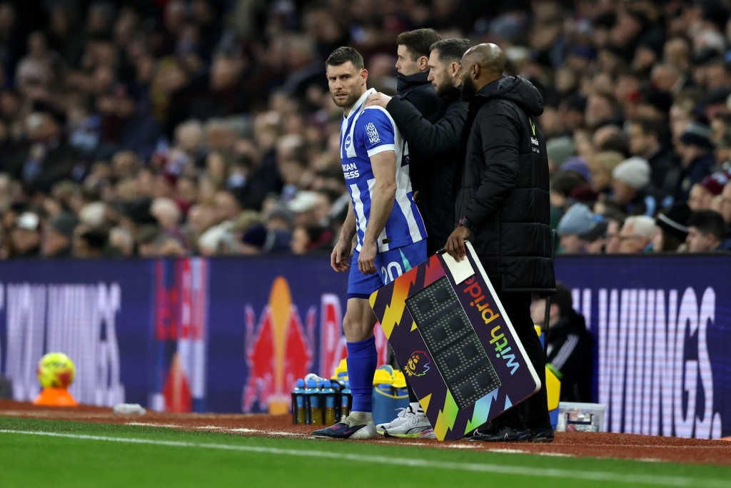 占士米拿平加利夫巴利的英超上陣王紀錄。法新社