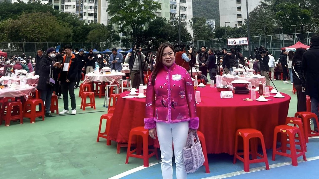 何永賢孖羅淑佩(圖)參加青協鄰里團年飯。羅淑佩FB
