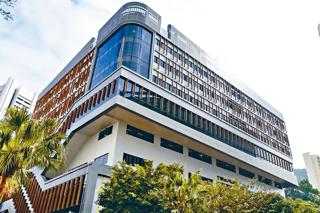 香港大學護理系迎新營爆出吸毒風波，引起社會嘩然。