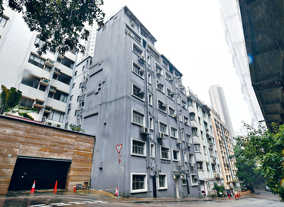 恒基收集罗便臣道94、94A、96号约91%业权申请强拍。