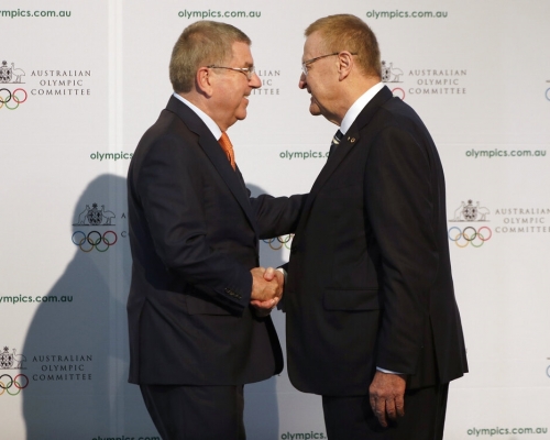國際奧委會主席巴赫（左）及澳洲奧委會主席高特斯（右）。AP資料圖片