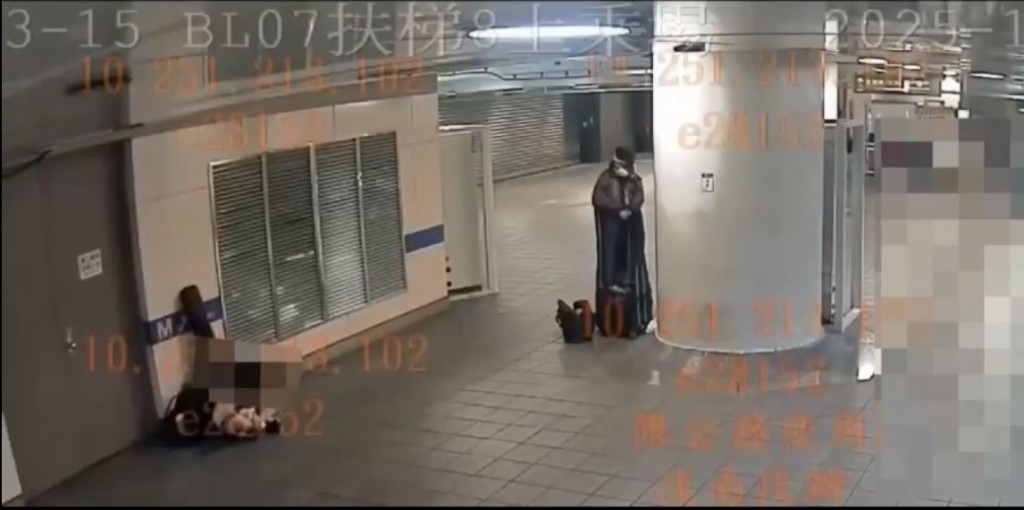 張文19日犯案時不斷換裝扮路人及使用不同交通工具逃走。中時