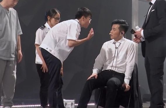 膝头也觉得痛。