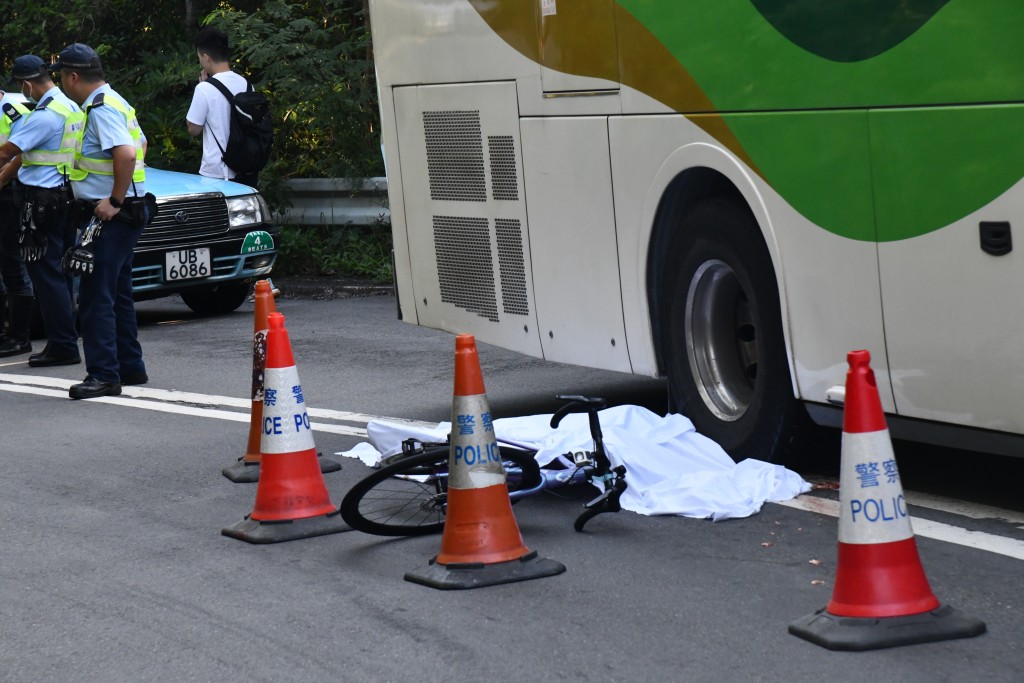 警方封锁路段进行调查。（徐裕民摄）