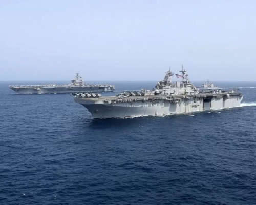 奇尔沙治号两栖攻击舰。