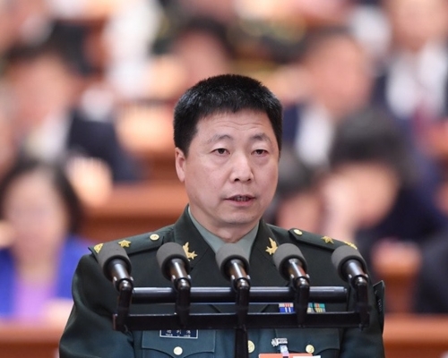 中國首名進入太空的航天員楊利偉。網上圖片
