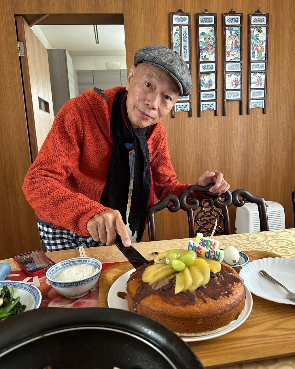 罗家英庆祝77岁生日。