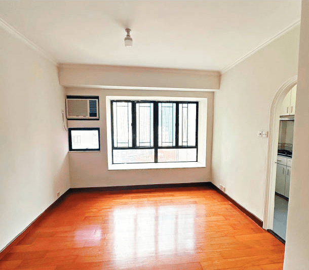 康泽花园D座22楼6室，开拍价650万，较银行估价低20%。