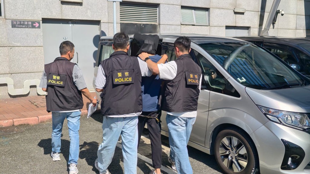 4名被捕人於深圳落網,並於今日(6月22日)下午被移交香港警方。警方提供 4名被捕人於深圳落網,並於今日(6月22日)下午被移交香港警方。警方提供