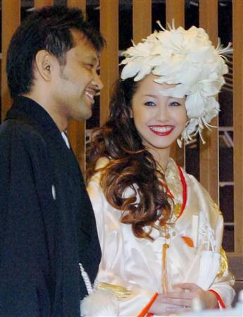 2009年，澤尻英龍華曾與高城岡結婚1年多。