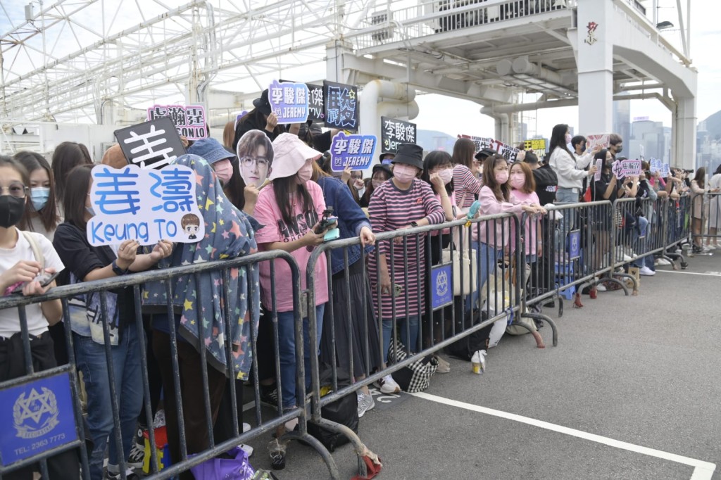 每次有鏡仔現身,都一定會見到好多Fans。
