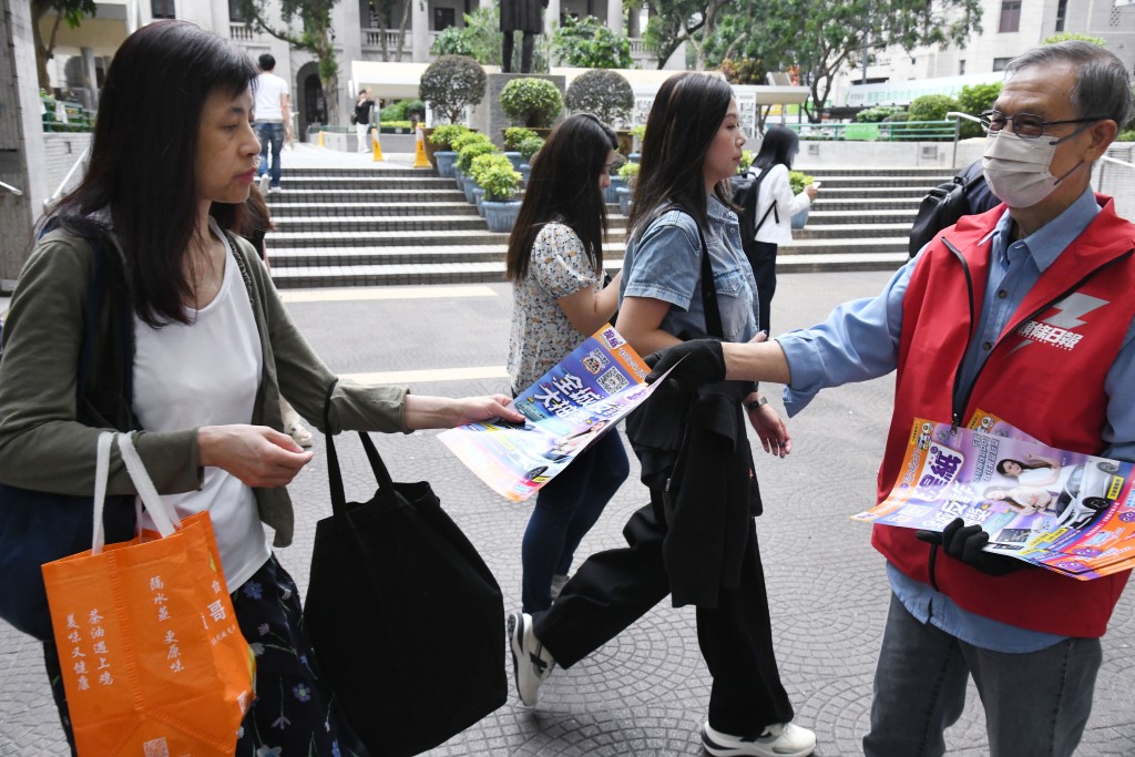 市民可以透过《提纸》，轻轻松松阅读几分钟，就可以获取最新防骗资讯及骗案手法。