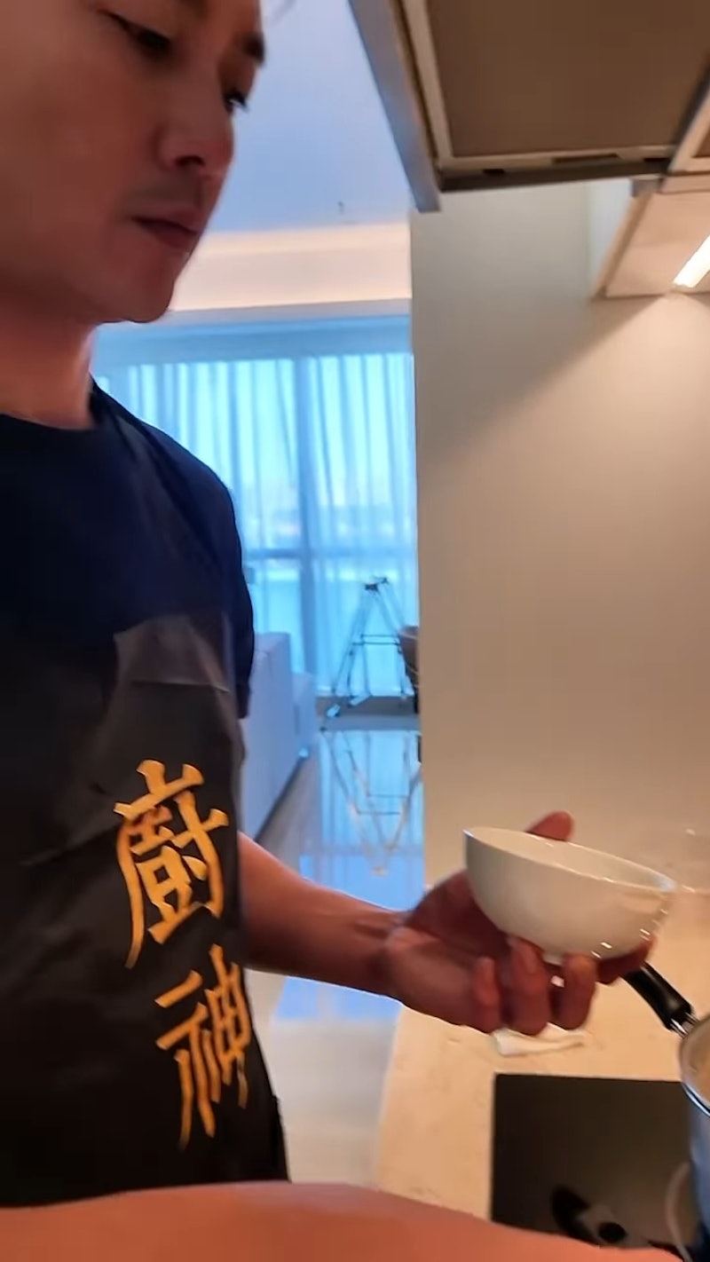 日前黃宗澤在社交平台分享煮食片。