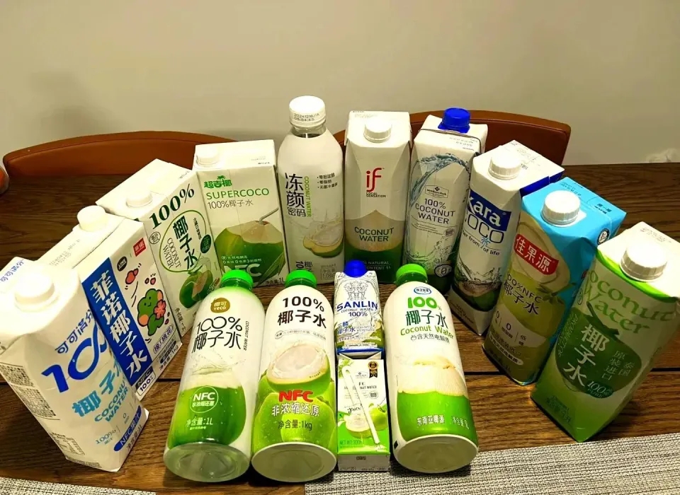 近年掀起健康飲品熱潮、被追捧為「天然電解質水」的椰子水。