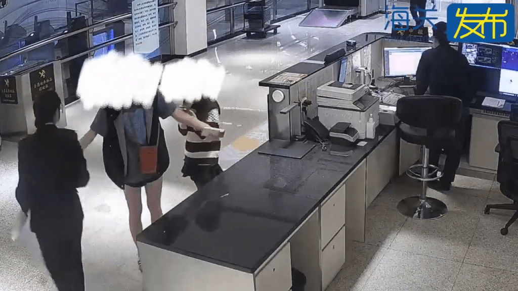 腰纏14公斤純銀橫琴口岸圖闖關，小蠻腰女舉止異常斷正。