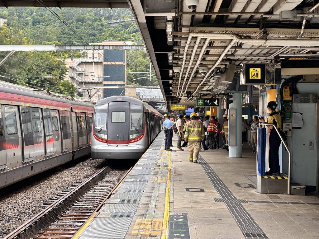 東鐵綫來往旺角東至大圍站服務暫停。