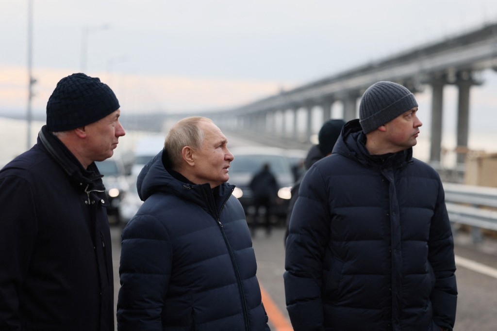 普京表示，大桥部分位置仍在维修，有需要完全修复至理想状态。路透社