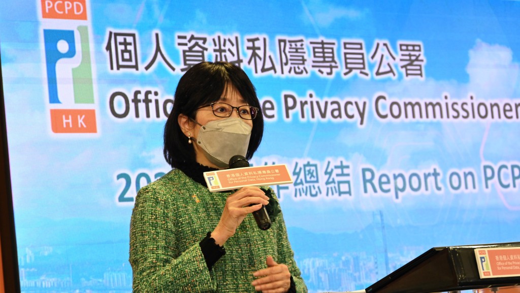 钟丽玲强调，不论长幼，每个人的个人资料私隐必须得到尊重和保障。（蔡建新摄）
