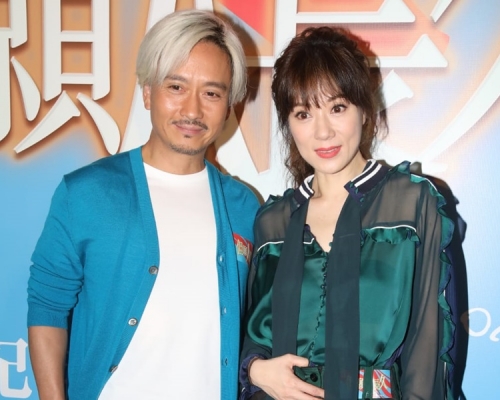 張可頤向謝君豪討教。