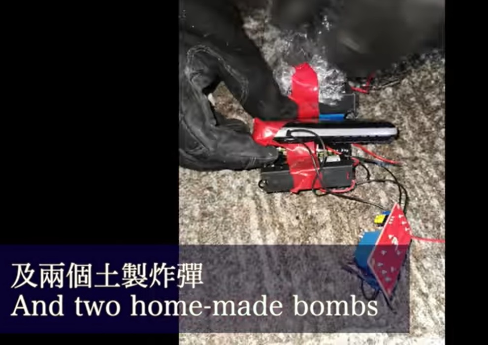 警方在Facebook展示檢獲危險武器。Fb截圖