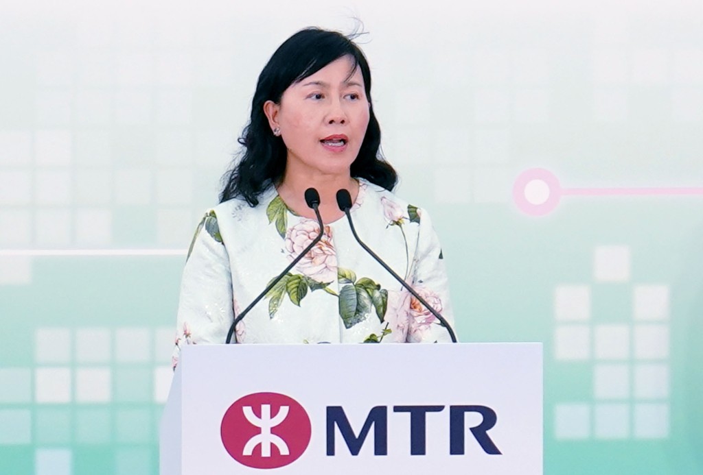 運物局局長陳美寶早前表示,入巿區的車輛必須在廣東省由香港認可的驗車機構進行檢驗。 運物局局長陳美寶早前表示,入巿區的車輛必須在廣東省由香港認可的驗車機構進行檢驗。