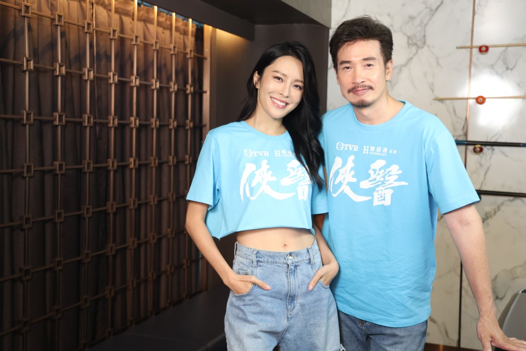 陳豪、張曦雯再度合作，今次攜手在《俠醫》中弘揚香港中醫行業的醫德和互助理念。
