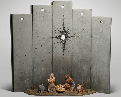 班克西新作耶穌馬槽現炸洞圍欄寫上愛與和平。ig
