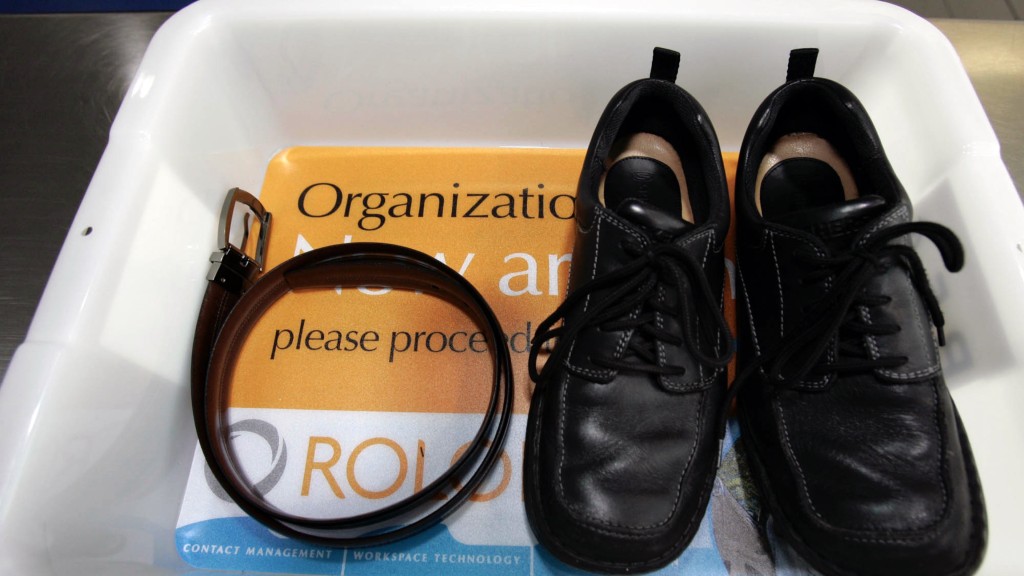 多年來旅客需在美國機場接受脫鞋安檢。 美聯社