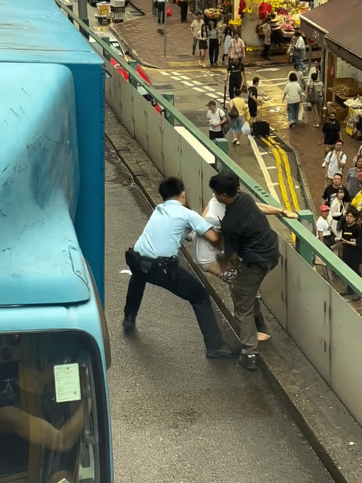 據了解一名涉案男子在鵝頸橋被警方拘捕。FB：車Cam L（香港群組）