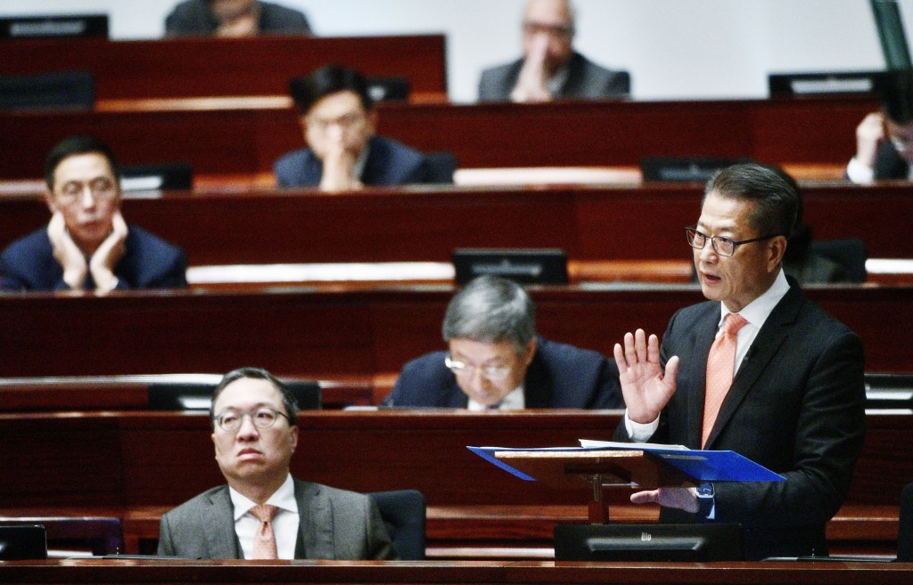 陈茂波2月底发表新一年度《预算案》。资料图片