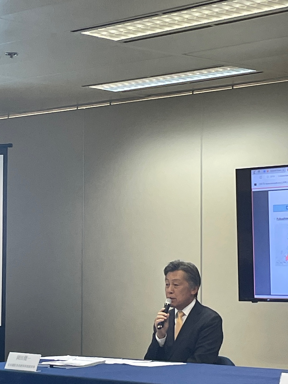 日本驻港总领事冈田健一表示，对于港府就日本水产进口实施禁令感到遗憾。蔡思宇摄