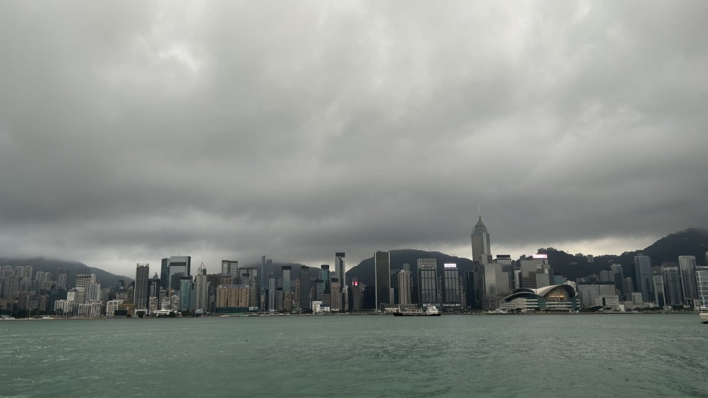 本港地区今日大致多云。