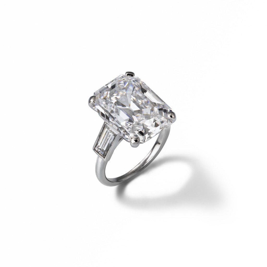 摩纳哥嘉丽丝王妃（1929–1982 年）的订婚戒指，以铂金及钻石于1956年制作。